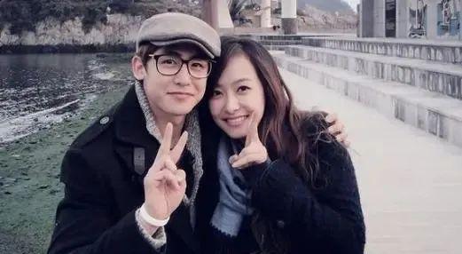 娱乐界频传各类绯闻与绯闻，关于明星恋情、作品评价乃至私生活，均为
