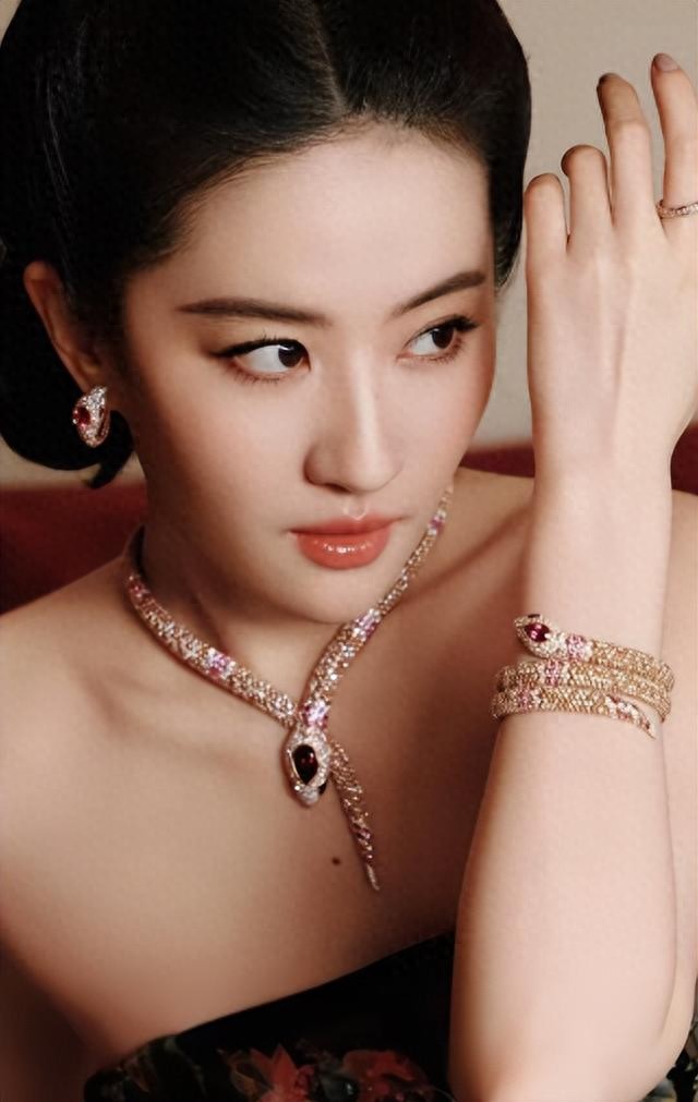 天涯扒一扒明星黑料,_刘亦菲身世质疑_刘亦菲负面新闻